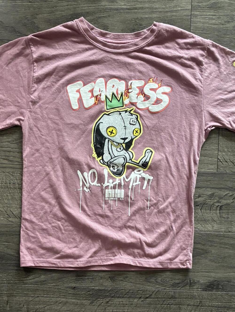 Fearless no limit pink graphic shirt